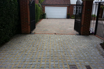 After Pressure Tech cleaned the driveway and doorstep in Bromley